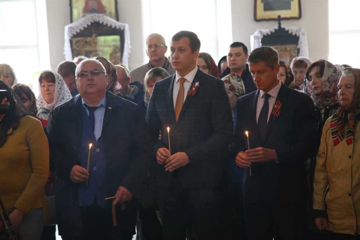 В Клинцовском Петропавловском соборе совершена лития по погибшим в годы ВОВ