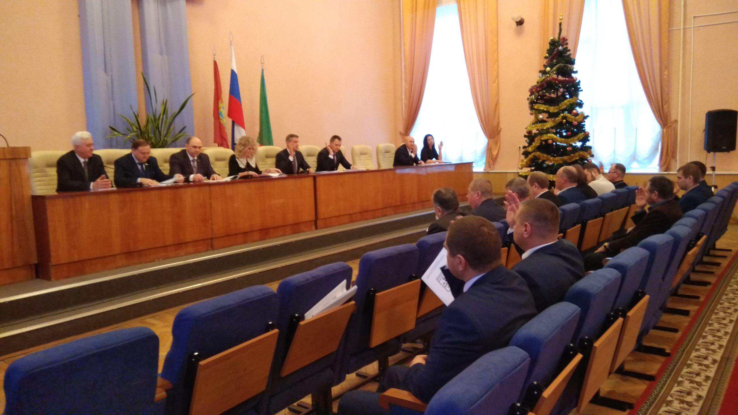 Депутаты Клинцовского горсовета провели внеочередное заседание.