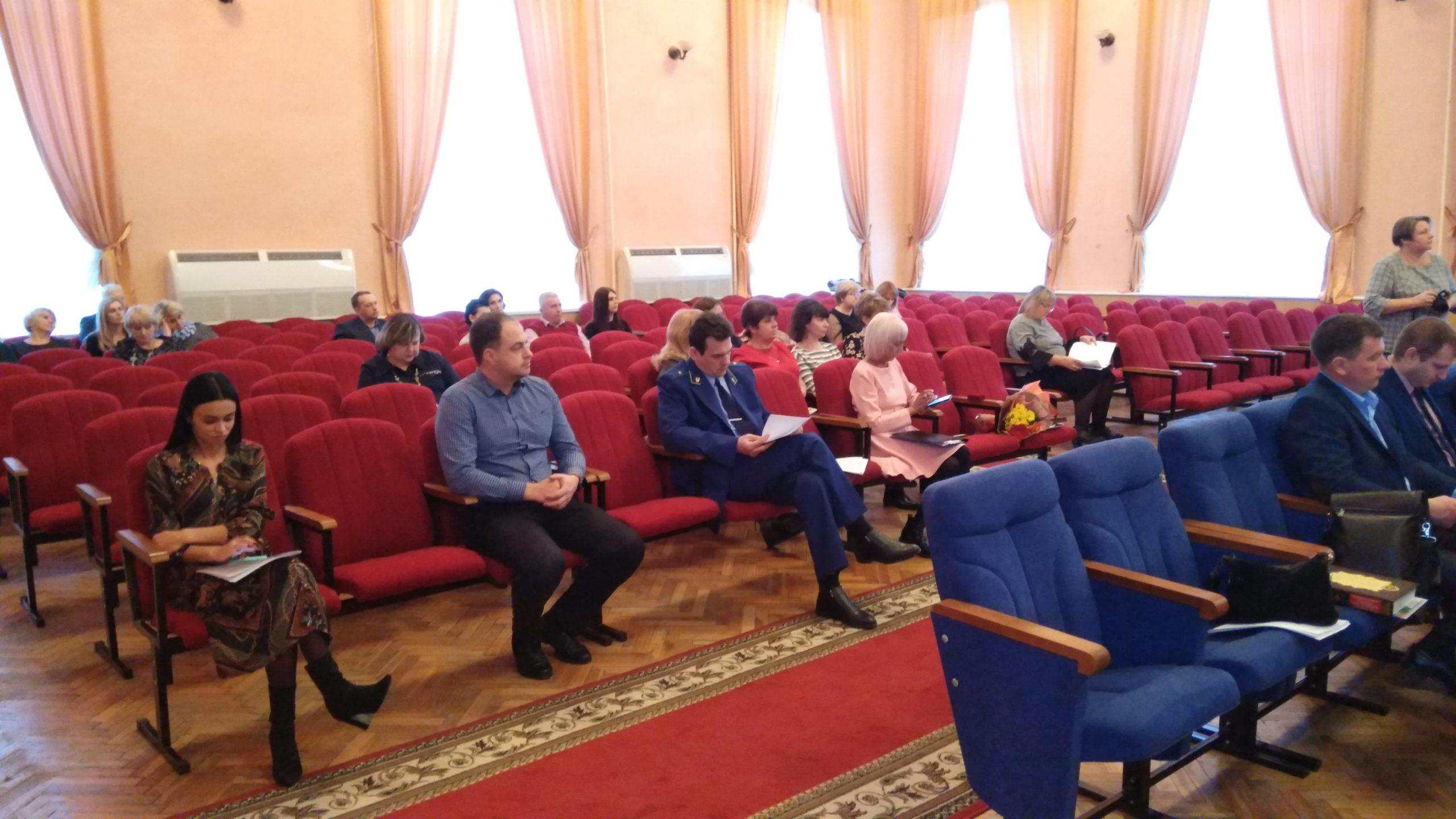 Депутаты Клинцовского горсовета провели внеочередное заседание.