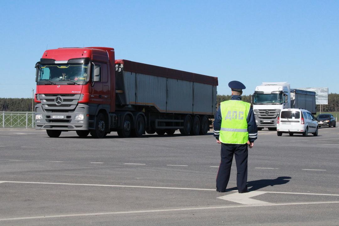 В Клинцах проведены «сплошные» проверки автобусов и грузовых автомобилей