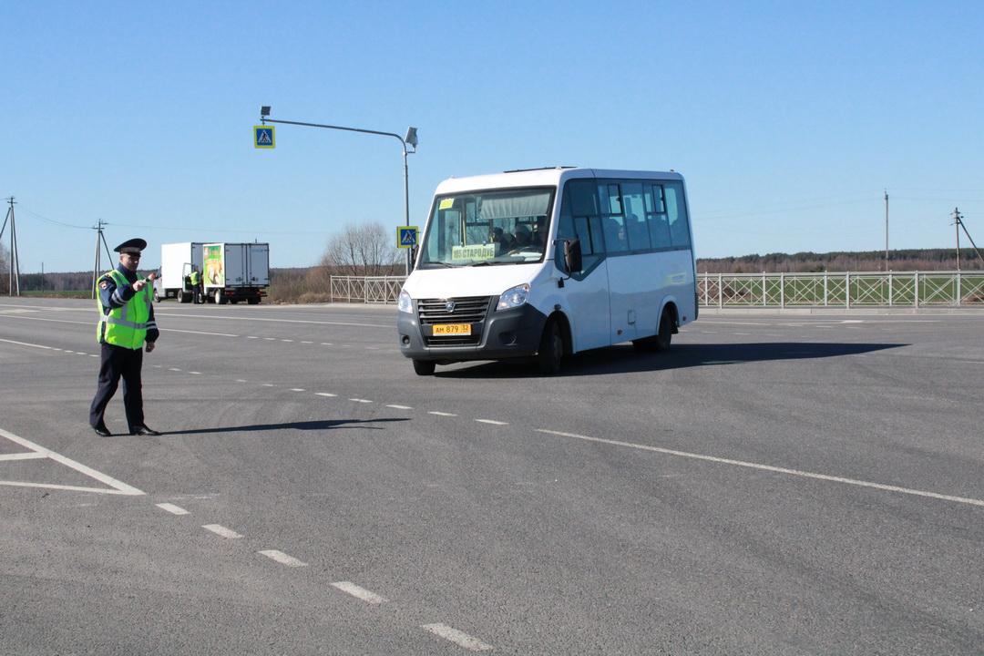 В Клинцах проведены «сплошные» проверки автобусов и грузовых автомобилей