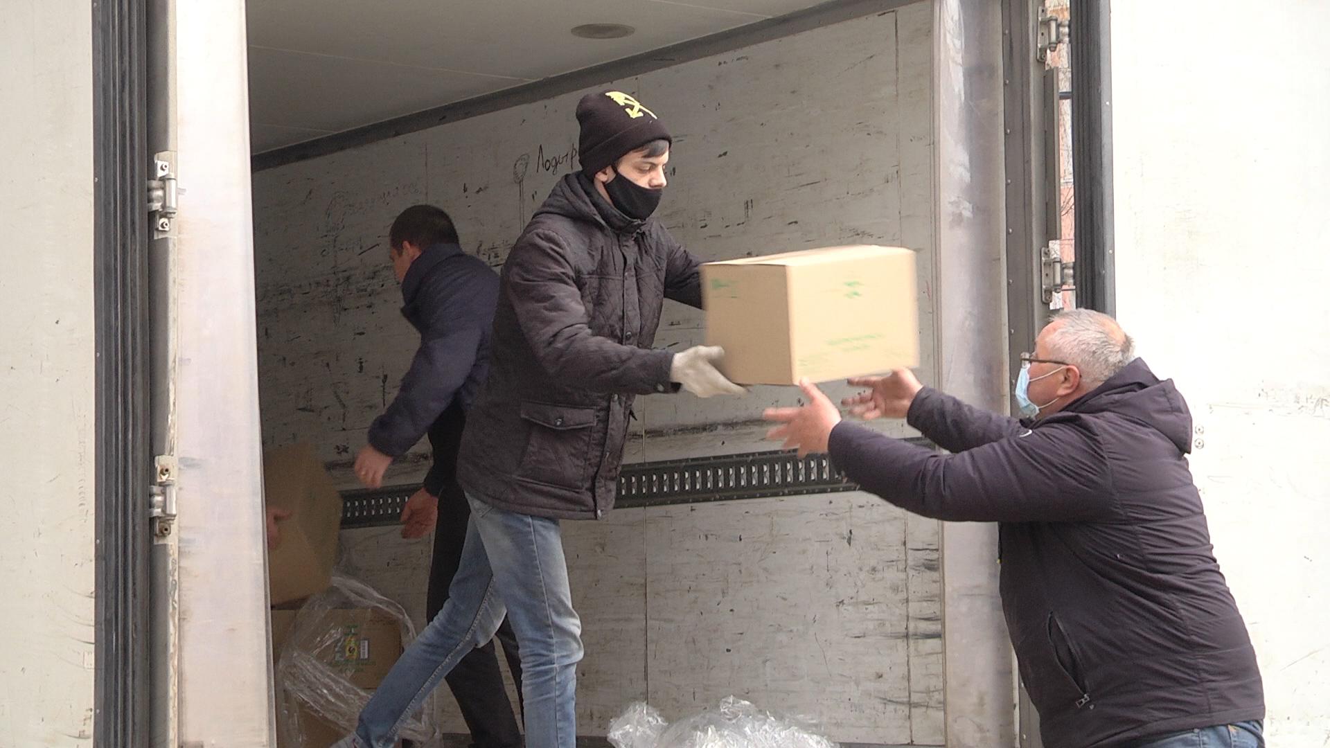 Клинцовские волонтёры подготовили 600 продуктовых наборов