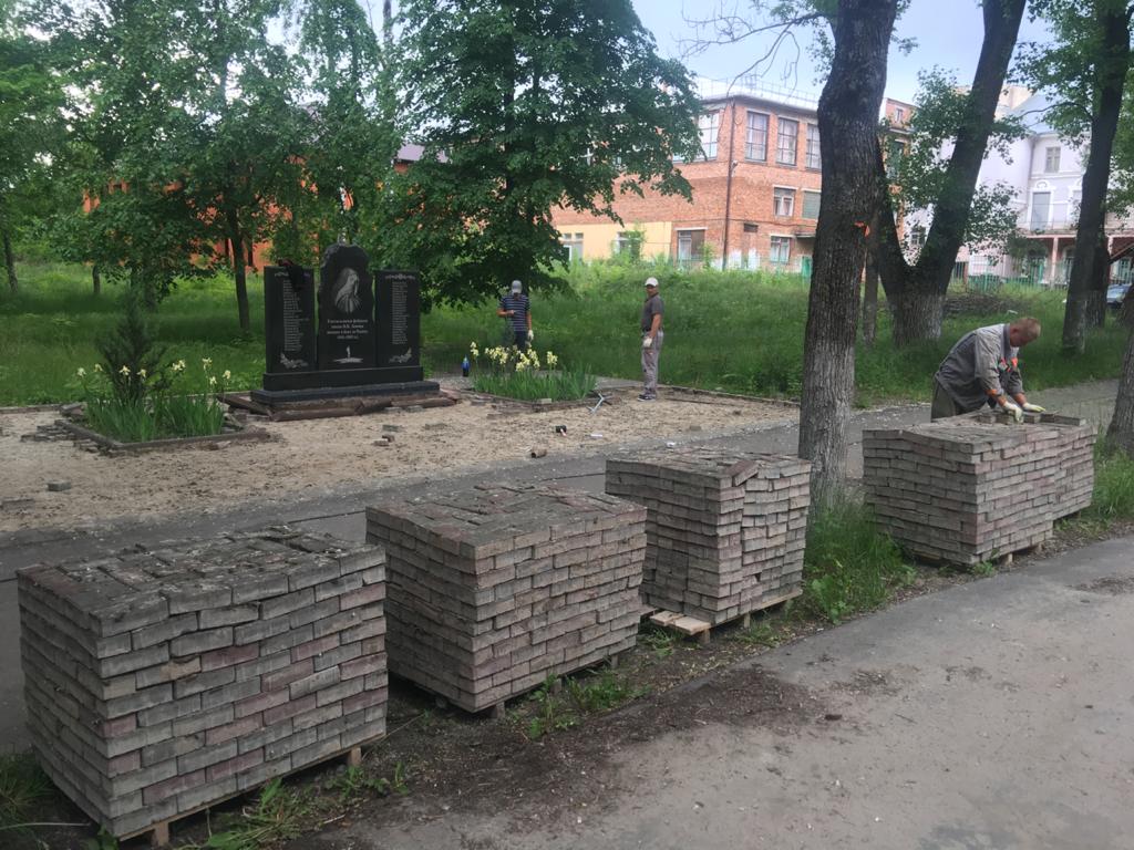 В Клинцах приступили к благоустройству "Ленинского" парка