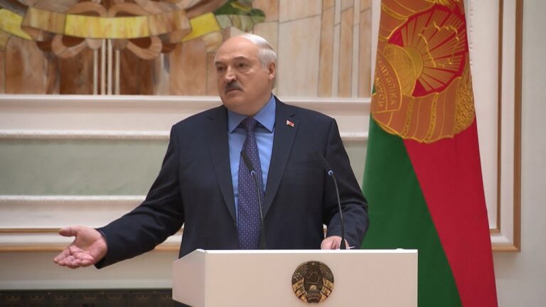 Лукашенко о предателях внутри страны