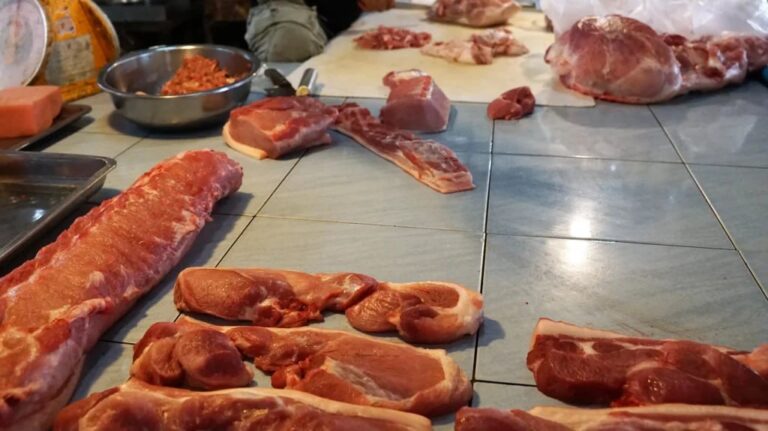 В Брянской области возможно подорожает свинина на 10-20 процентов