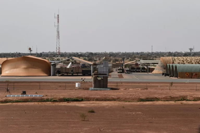 ВС РФ зашли на территорию авиабазы 101 в Нигере, где дислоцируются американские войска.